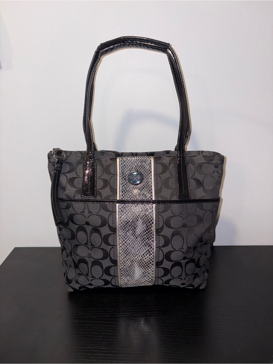 Coach Handbags - Coach F26706 Signature Gray Black Tote Shoulder Bag Snake Print Stripe